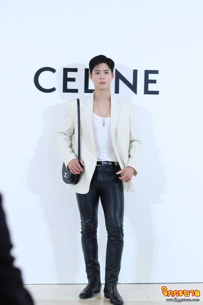 Lisa - Park Bo Gum: visual tràn màn hình, tương tác thế nào mà khiến fan hâm mộ bấn loạn? - Hình 4