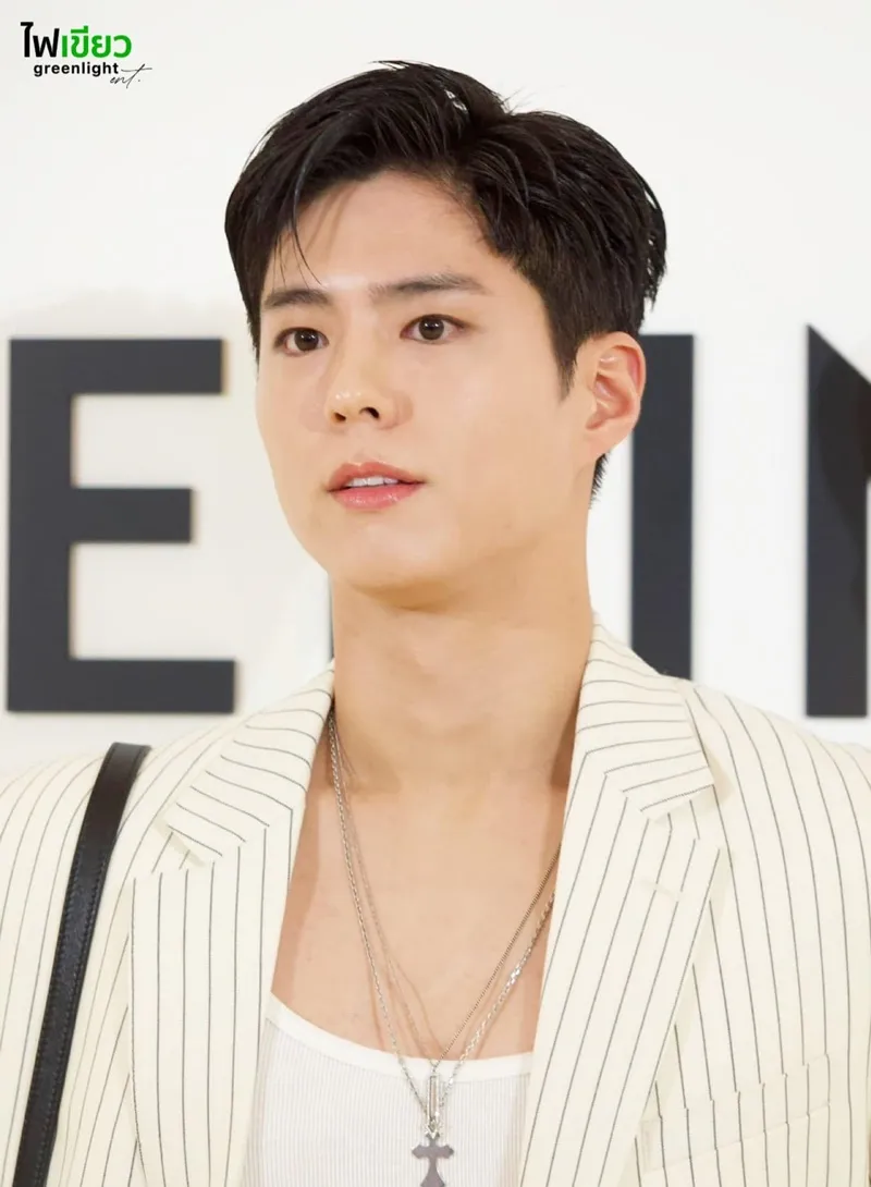 Lisa - Park Bo Gum: visual tràn màn hình, tương tác thế nào mà khiến fan hâm mộ bấn loạn? - Hình 5