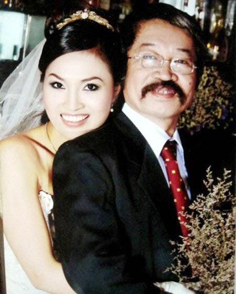 NSND Lê Hùng: Con sói già sân khấu, từng 6 lần kết hôn, hiện tại viên mãn với vợ kém 32 - Hình 3