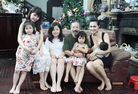 NSND Lê Hùng: Con sói già sân khấu, từng 6 lần kết hôn, hiện tại viên mãn với vợ kém 32 - Hình 4