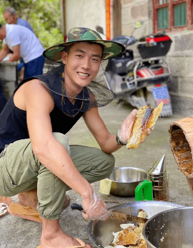 Thanh niên bỏ phố về quê thu 50 tỷ/năm gây choáng CĐM, thành công nhờ cách kinh doanh độc - Hình 1