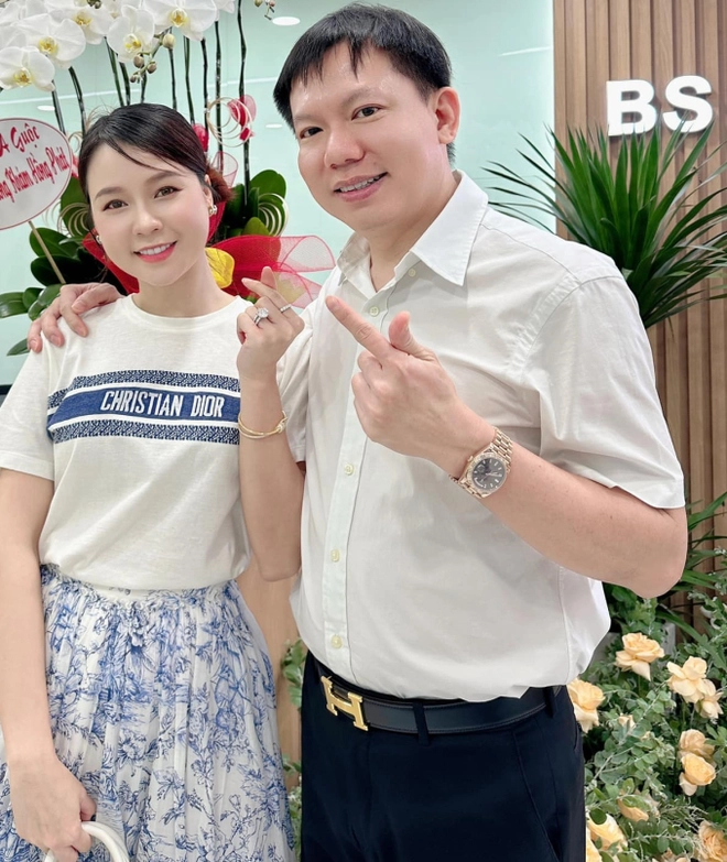 Rộ tin bác sĩ Thịnh là chồng Sam, chính chủ liền lên tiếng, em trai ruột công khai bí mật cực sốc - Hình 2