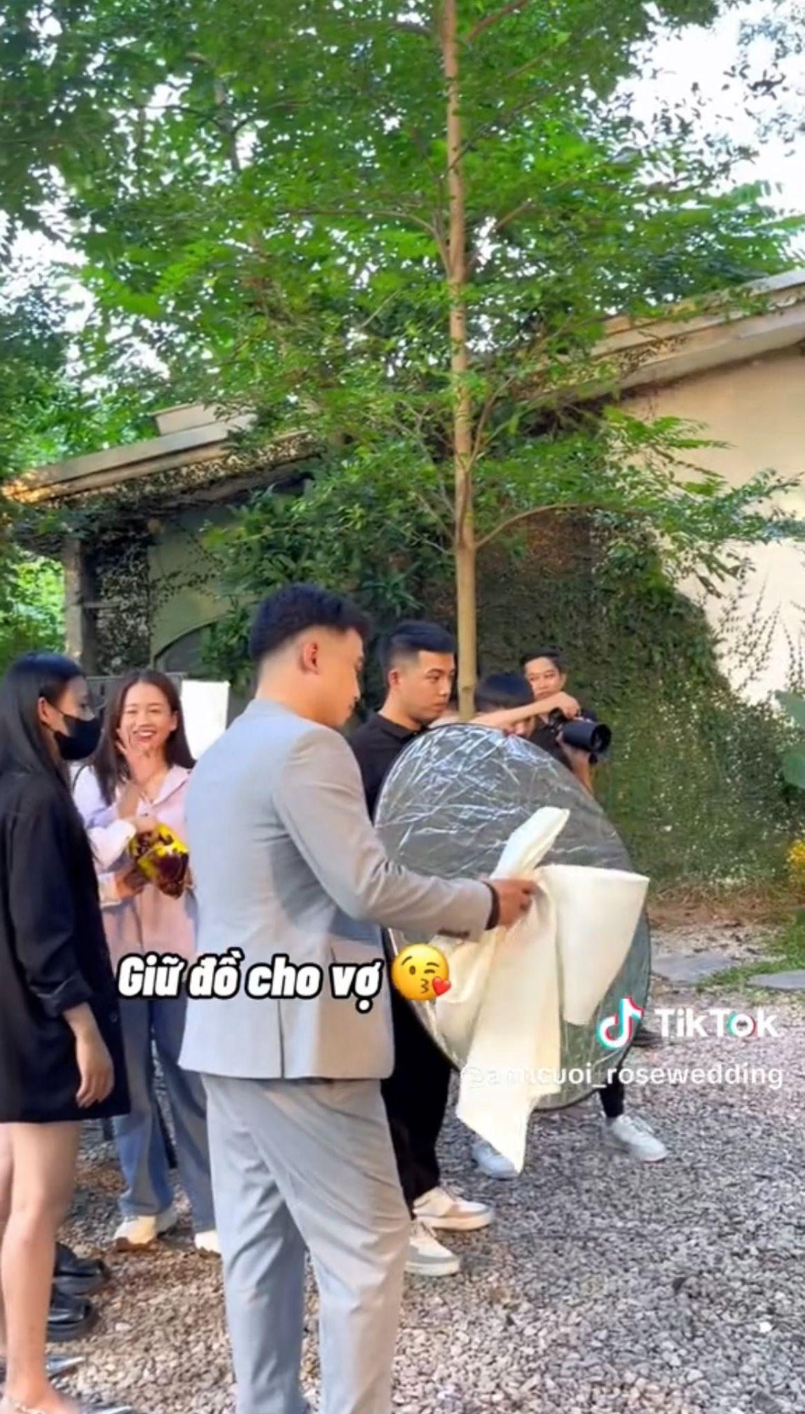 Chồng Đặng Thu Hà bị quay lén cách đối xử với vợ ở buổi chụp ảnh cưới, CĐM đồng loạt khuyên 1 câu - Hình 5