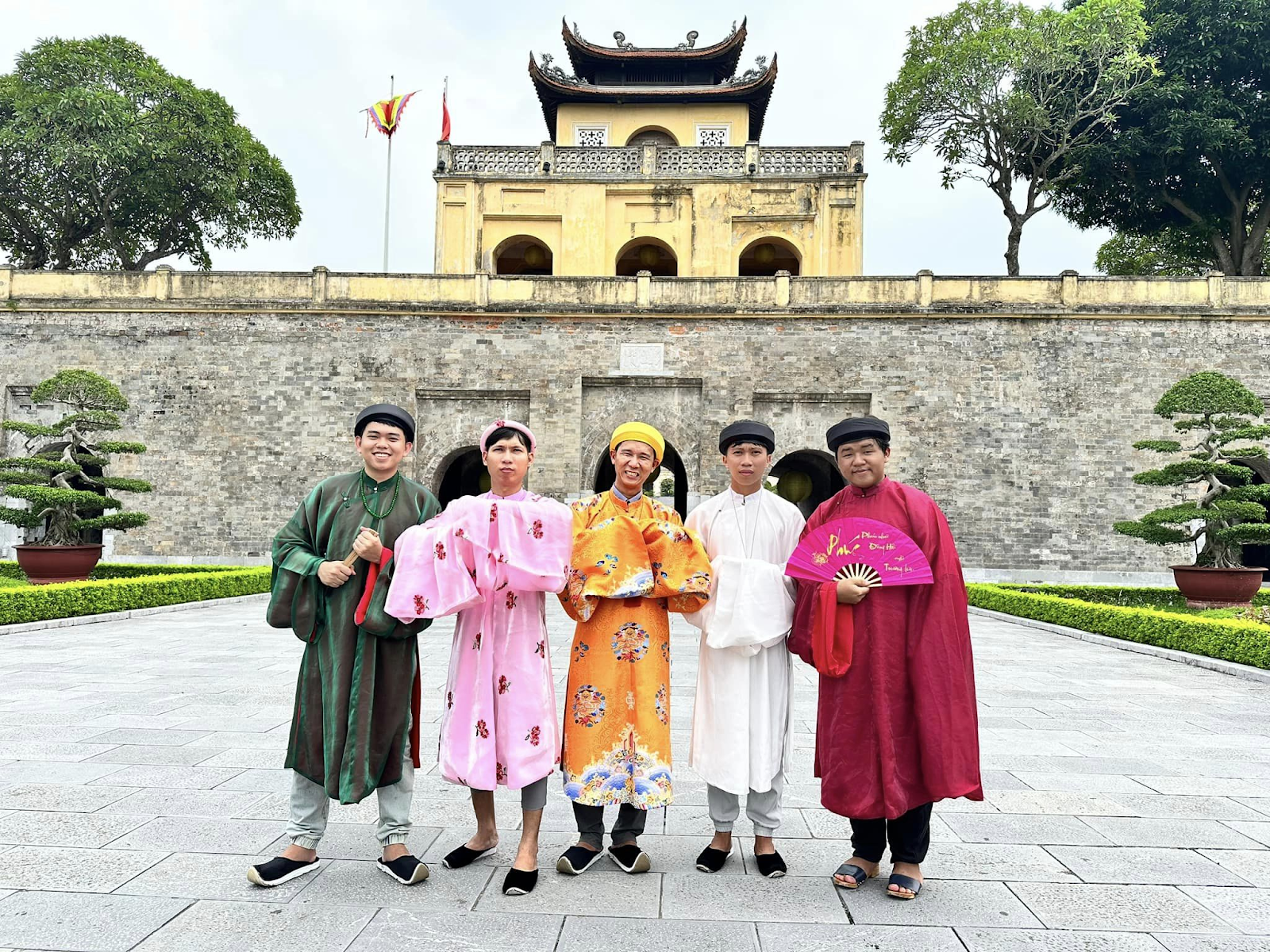 Lâm Vlog chính thức sở hữu Nút Kim Cương từ Youtube, sự chất phác tạo nên dấu ấn riêng - Hình 7