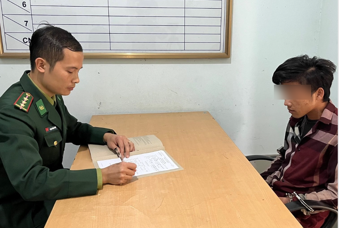 Lào Cai: Triệt phá băng nhóm lừa đi lao động nước ngoài, tống tiền mua bán người sang biên giới - Hình 3