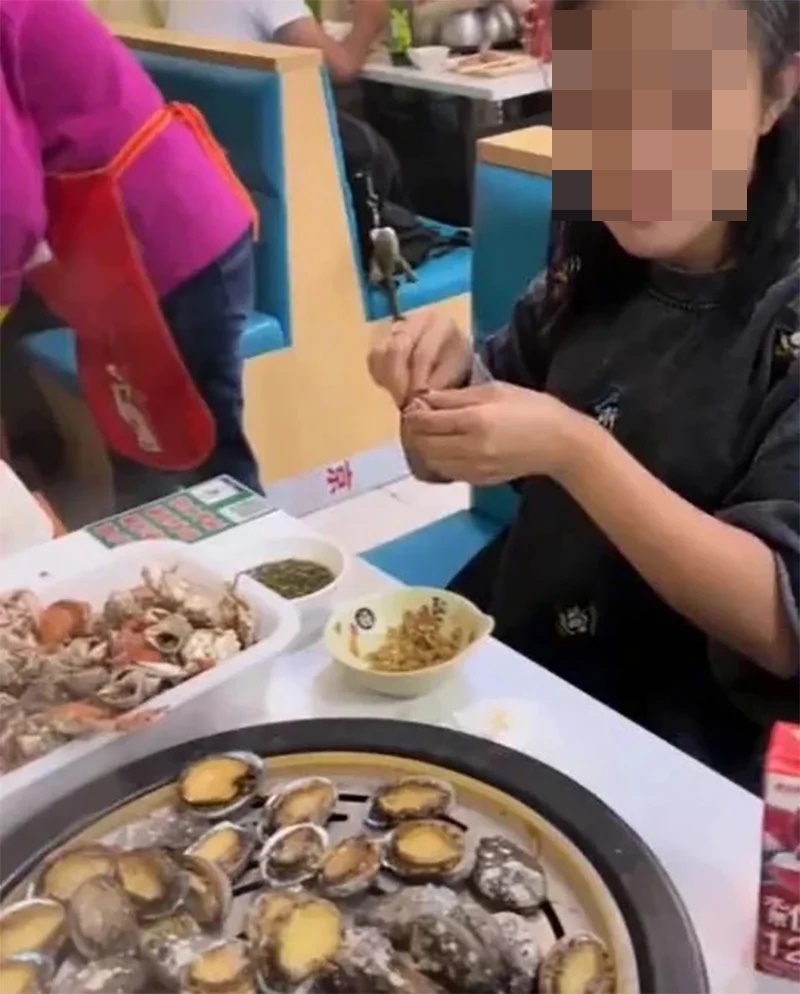 Cô gái bị chủ quán buffet phốt vì ăn sạch hết 100 con bào ngư, phản ứng CĐM mới bất ngờ - Hình 4