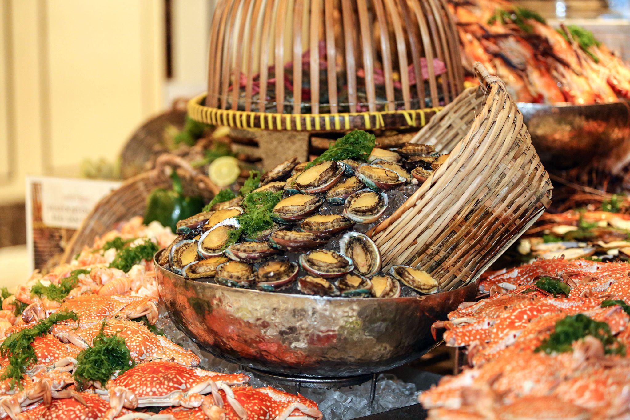 Cô gái bị chủ quán buffet phốt vì ăn sạch hết 100 con bào ngư, phản ứng CĐM mới bất ngờ - Hình 2