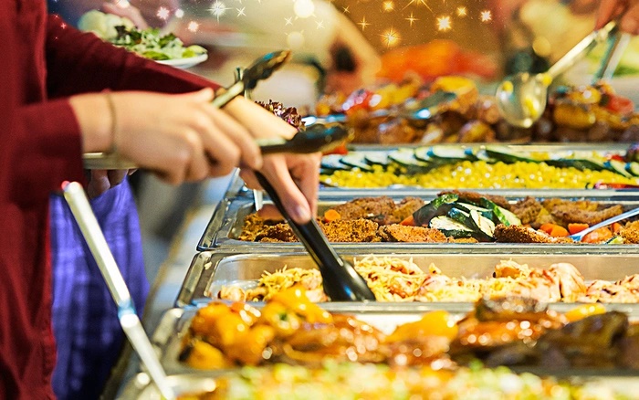 Cô gái bị chủ quán buffet phốt vì ăn sạch hết 100 con bào ngư, phản ứng CĐM mới bất ngờ - Hình 1