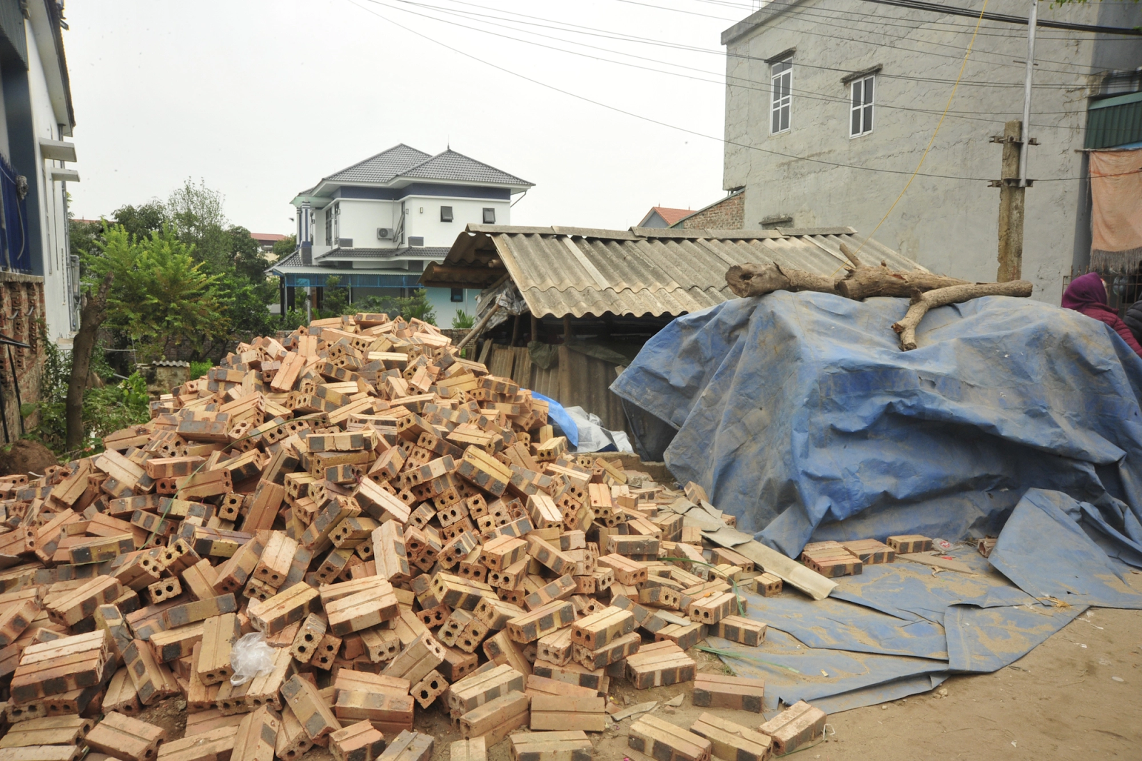 Vụ cụ bà bị đuổi ra khỏi nhà: Con dâu sang tên đất cho mẹ đẻ, bức xúc thái độ em chồng - Hình 3