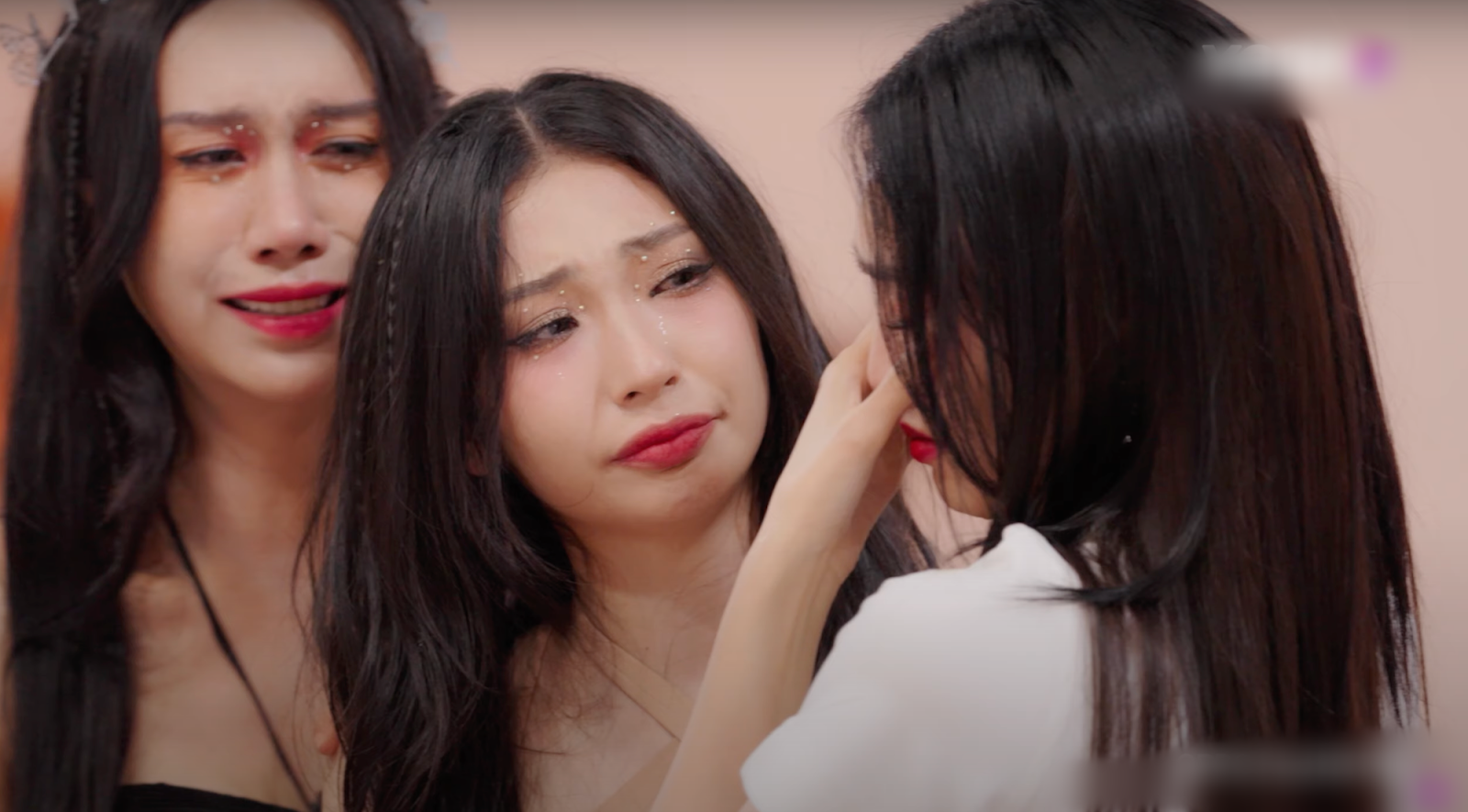 Lệ Quyên ăn gạch vì để Lâm Bảo Châu cùng trình diễn, Thanh Ngọc bị loại gây bức xúc - Hình 8