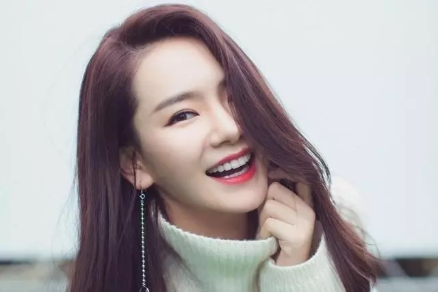 Thích Vy: Người đẹp Mỹ Nhân Tâm Kế lấy chồng người Hàn kém tiếng, được cưng như trứng - Hình 1