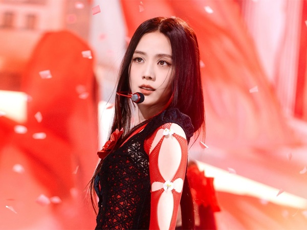 Jisoo - Lisa trúng độc đắc cuối năm, chị cả - em út lập thành tích liên hoàn ấn tượng - Hình 3