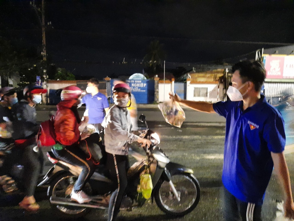 Trưởng nhóm Hỗ trợ người dân về đêm bị bắt, vì hành vi đe doạ người dân về đêm - Hình 3