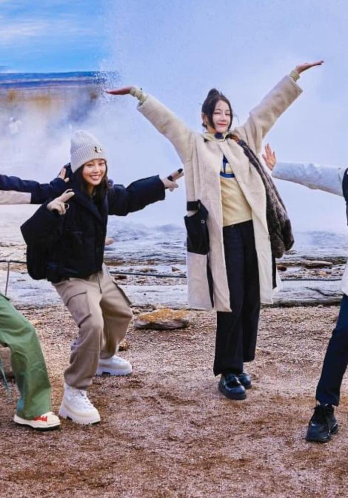 Địch Lệ Nhiệt Ba hợp tác với Jennie (BLACKPINK), Triệu Lộ Tư trở thành hiện tượng mạng - Hình 2