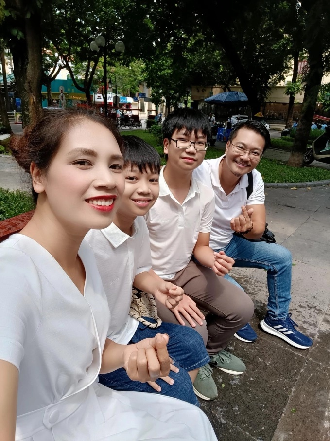 Tạ Tuấn Minh: Nam diễn viên trẻ nhất được phong tặng NSND, suýt bỏ nghề vì gặp tai nạn - Hình 9