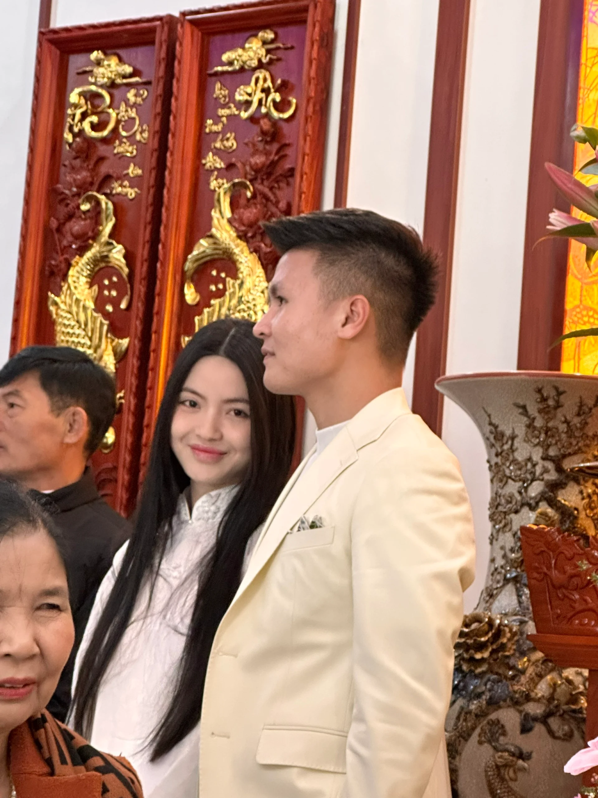 Quang Hải tung ảnh cưới, bị nói bắt chước Đoàn Văn Hậu, 2 cô dâu kèn cựa 1 điểm - Hình 4