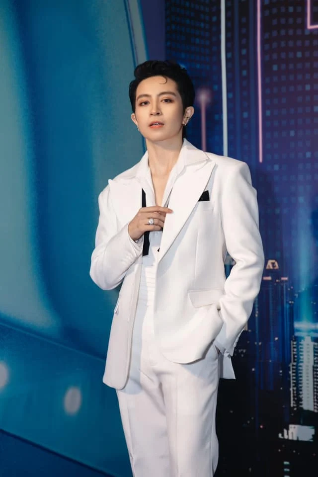 Sau Puka - Khả Như, hội bạn showbiz Hoàng Thùy Linh lục đục, Gil Lê rời nhóm? - Hình 2