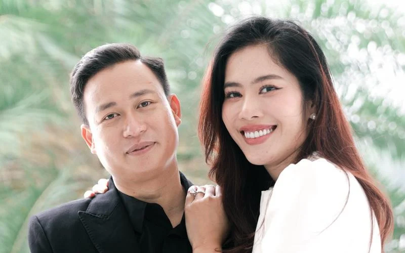 Nam Em lộ diện cùng chồng sắp cưới, thoải mái thể hiện tình cảm, 1 chi tiết nói lên tất cả - Hình 8