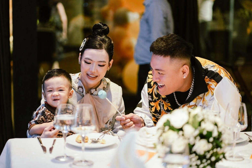 Fabo Nguyễn: Youtuber gia thế khủng, từng khoe 1 buổi shopping với vợ hết 2,5 tỷ - Hình 7