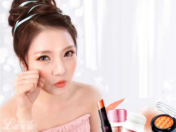 Cô gái nghiện trang điểm, không chịu tẩy trang suốt 2 năm và cái kết gây bất ngờ - Hình 1