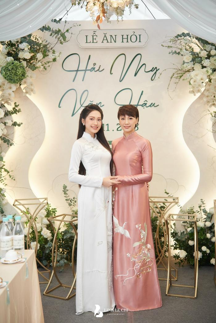 Mẹ Doãn Hải My nghẹn ngào trao 1 thứ cho con gái trước khi lên lễ đường, Văn Hậu cũng phải rưng rưng - Hình 8