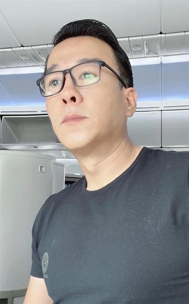 Vua cá Koi thái độ lạ khi nghe nhắc đến vợ cũ, Hà Thanh Xuân học theo vợ cũ Shark Bình điều này - Hình 1
