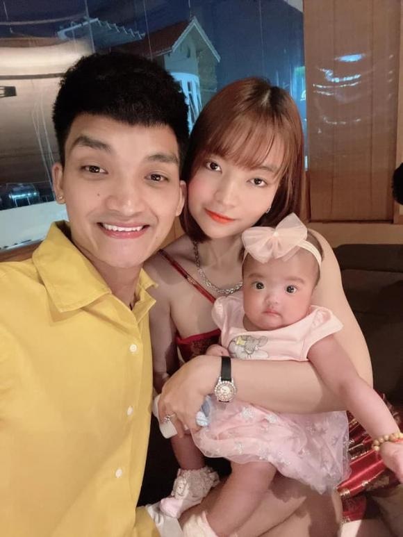 Ái nữ nhà Mạc Văn Khoa từng bị chê ngoại hình vì sinh non, nay diện mạo thay đổi bất ngờ ở tuổi mới - Hình 9