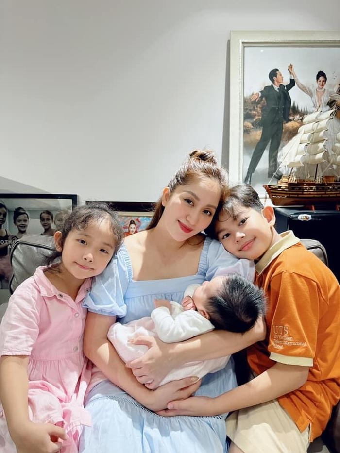 Khánh Thi có dấu hiệu trầm cảm sau sinh, còn bất ngờ nói hận Phan Hiển, chuyện gì đây? - Hình 7