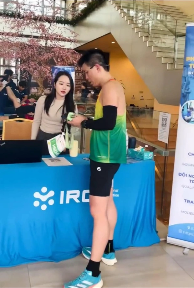 Bà xã Lương Xuân Trường bị soi nhan sắc thật qua cam thường, làn da chiếm spotlight, CĐM rần rần - Hình 3