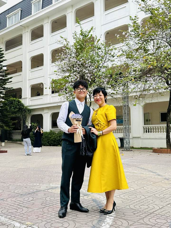 Con trai của MC Thảo Vân - Công Lý làm ngay một việc cho mẹ khi nhận tháng lương đầu tiên - Hình 2