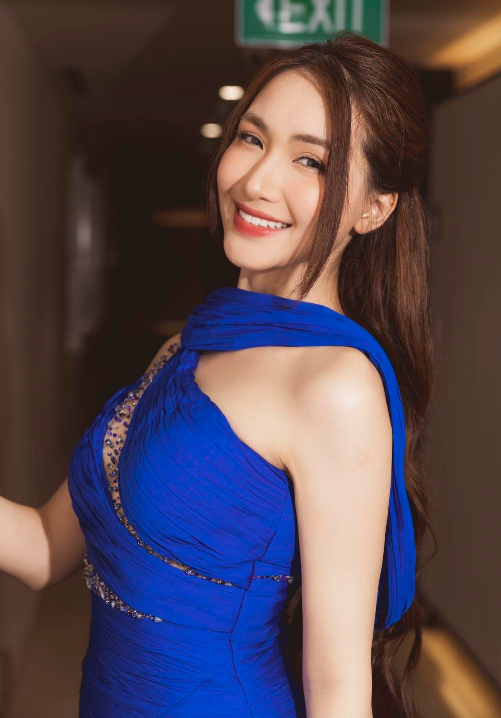 Hòa Minzy gây xôn xao CĐM sau một show diễn, lộ diện nhan sắc và giọng hát ngoài đời thật - Hình 4