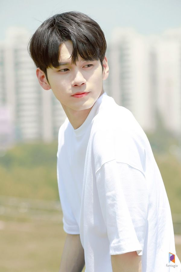 Ong Seong Woo: Từ thần tượng trong nhóm nhạc đình đám đến nam chính bộ phim được đón chờ nhất 2023 - Hình 11