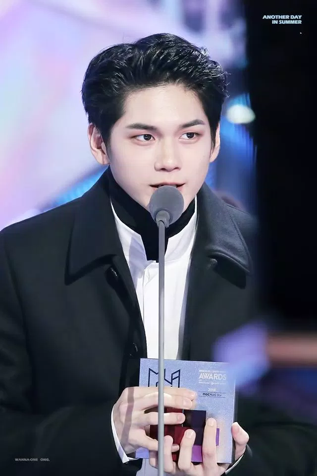 Ong Seong Woo: Từ thần tượng trong nhóm nhạc đình đám đến nam chính bộ phim được đón chờ nhất 2023 - Hình 2