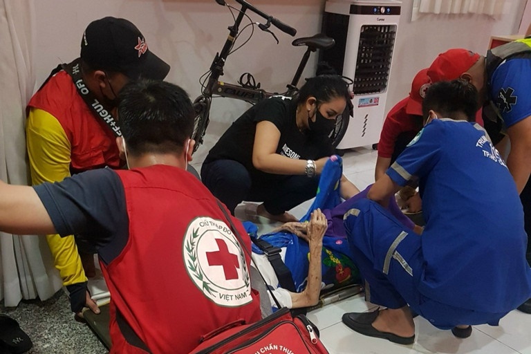 Vụ cháy nhà trong hẻm ở TP.HCM: Lời kể đau xé lòng của nhân chứng bất lực nhìn 2 nạn nhân mắc kẹt - Hình 5