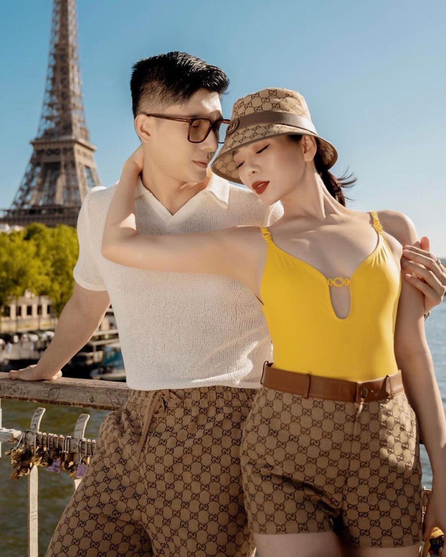 Lâm Bảo Châu lộ phản ứng lạ khi ngồi cạnh nghe Lệ Quyên hát karaoke cùng hội bạn - Hình 9