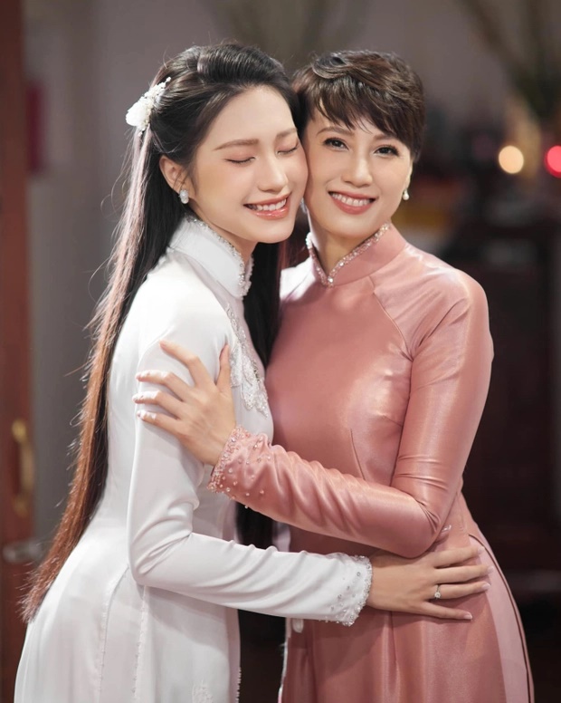 Mẹ vợ Đoàn Văn Hậu tự nhận bản thân hèn, tuyên bố muốn đập đi xây lại sắc vóc chỉ vì lý do này - Hình 4
