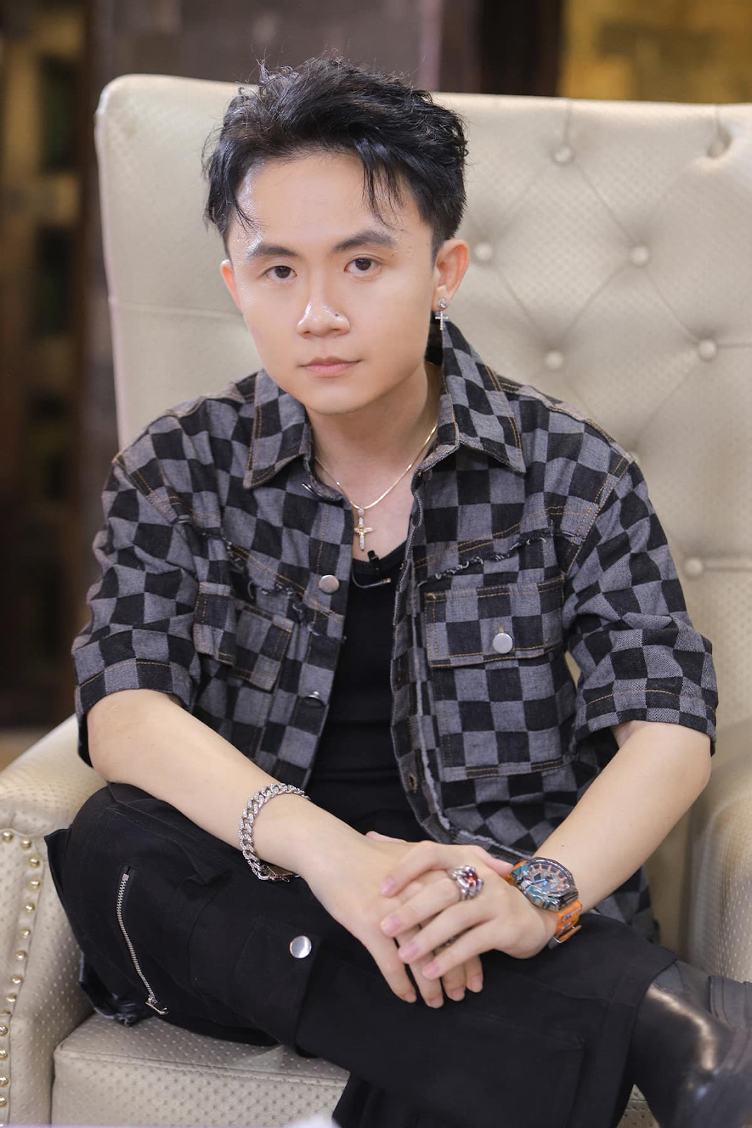 Rapper Freaky: Ngủ trong căn nhà ngập nước thải cũng không ngăn được sự thăng hoa trong âm nhạc - Hình 8