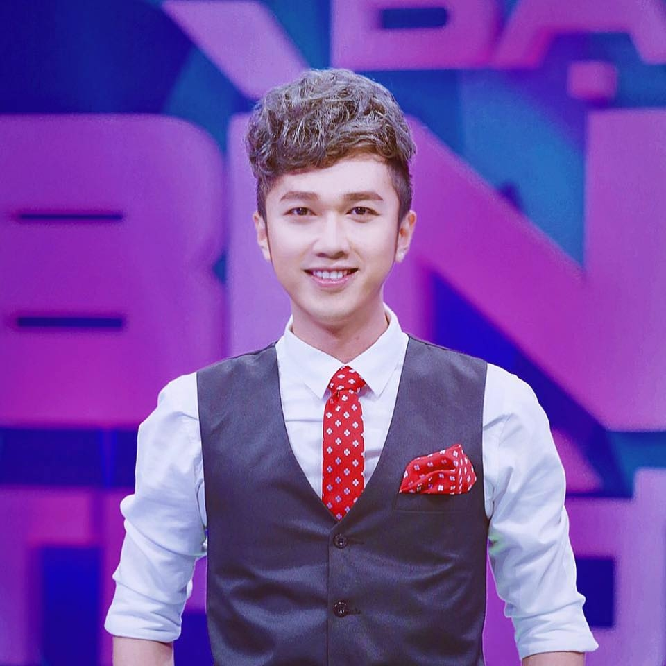 Minh Xù - Chàng MC điển trai phủ sóng gameshow truyền hình và tin đồn hẹn hò đồng nghiệp nam - Hình 1