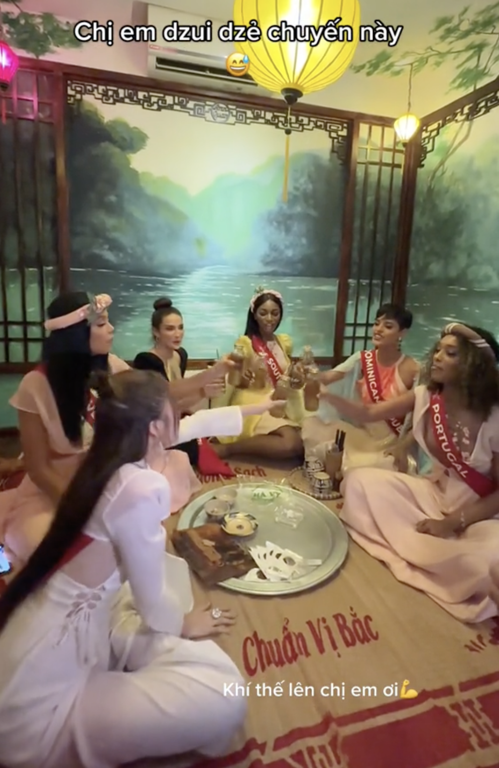 Thanh Thanh Huyền ngày càng ra dáng chủ nhà, thao túng hội chị em Miss Charm, ngồi chiếu cụng ly - Hình 7