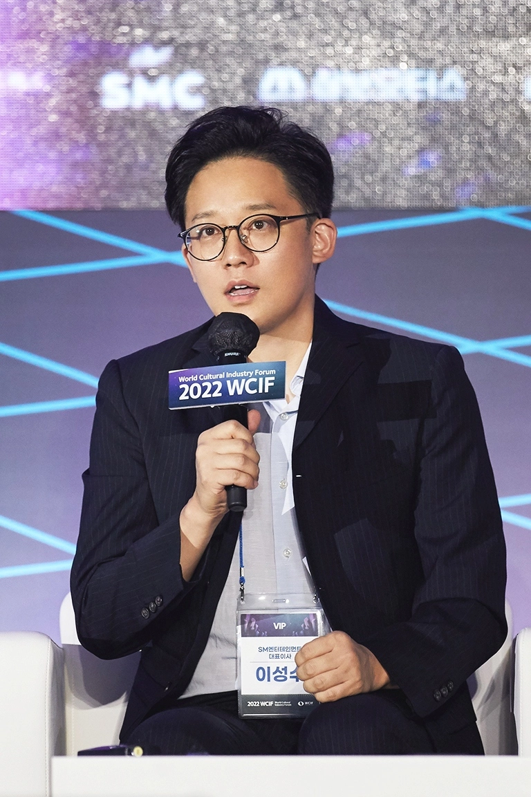 Lee Soo Man: Ông trùm quyền lực của Kpop bị cháu ruột hất cẳng khỏi SM và màn trả thù gây sốc - Hình 8