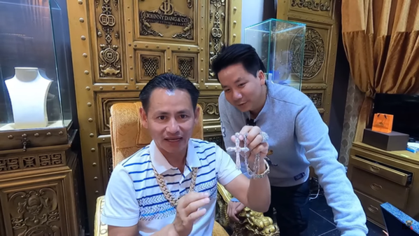 Johnny Đặng hậu ồn ào rạn nứt với Khoa Pug, vẫn giàu có, chốt cả đơn hàng triệu đô - Hình 1