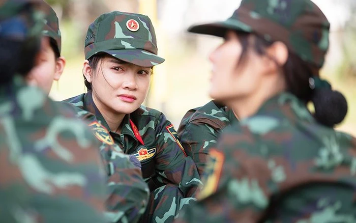 Nhã Phương gây thất vọng khi liên tục bị nhắc nhở vì vô tư ngáp, che nắng ở Sao Nhập Ngũ 2023 - Hình 1