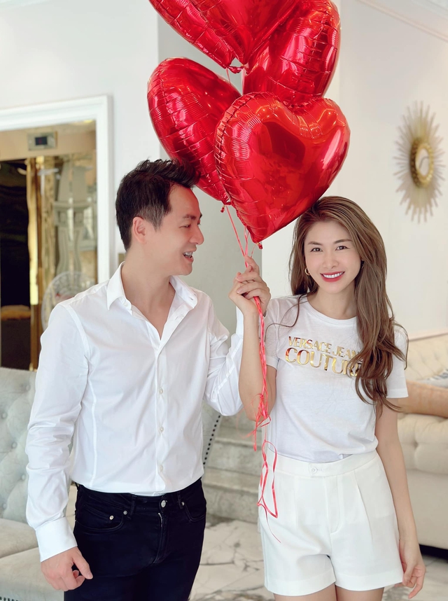 Đăng Khôi chơi lớn tặng vợ quà trăm triệu, Ngô Thanh Vân bối rối vì năm đầu tiên Valentine có chồng - Hình 2