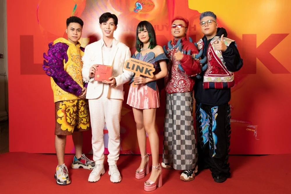 Không phải Đen Vâu, Hoàng Thùy Linh đang hẹn hò và sắp cưới rapper K? - Hình 3