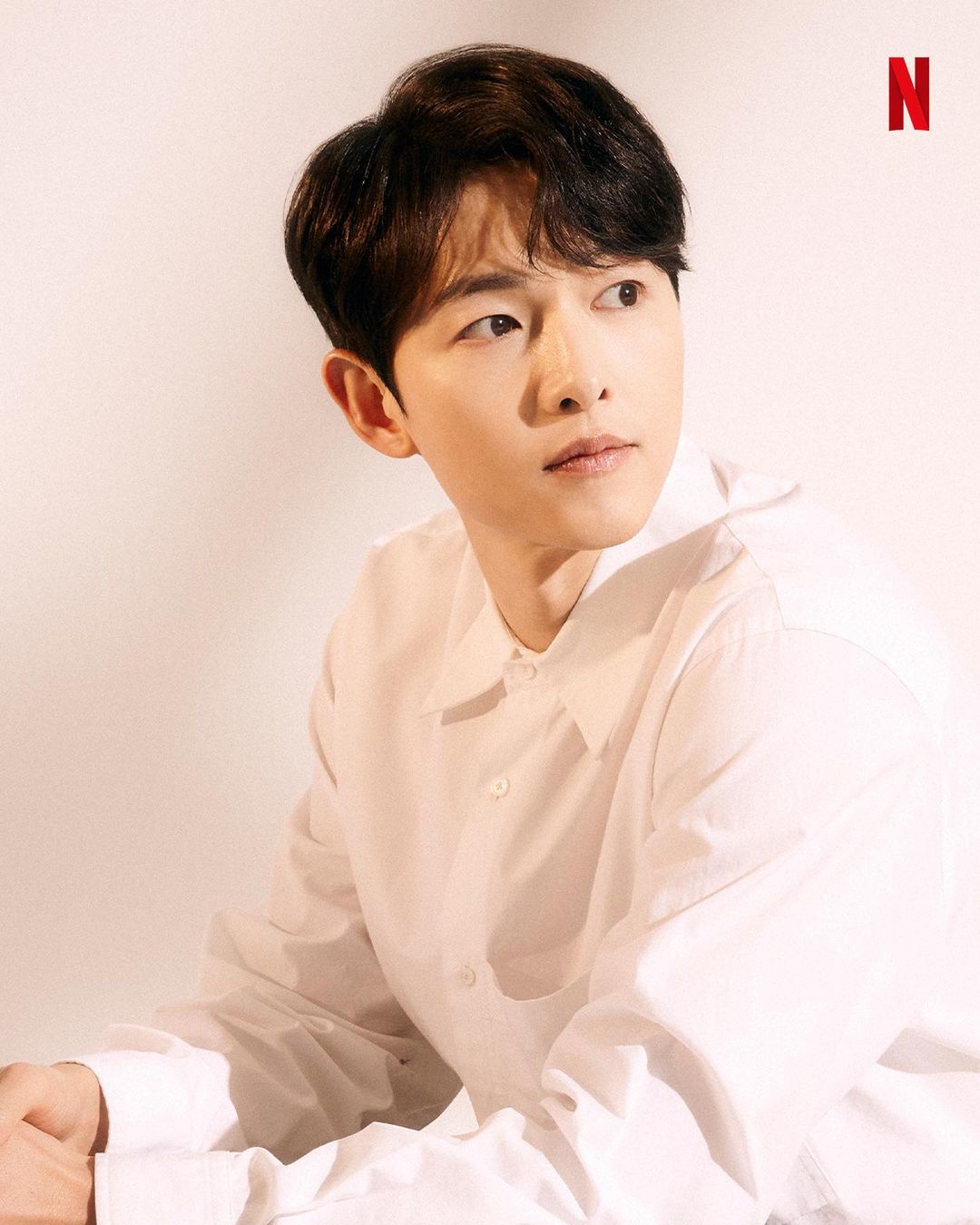 Song Joong Ki và vợ Tây nhận trợ cấp xã hội, Song Hye Kyo hẹn hò 'ông lớn' Kbiz? - Hình 2