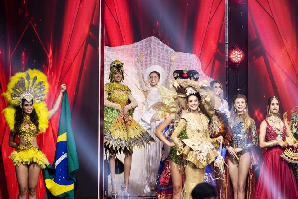Miss Charm gây chấn động với vương miện mới, fan vẫn la ó quay lưng khen Miss Grand? - Hình 13
