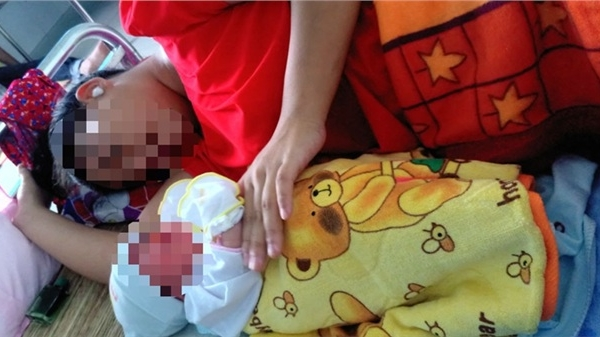 Nữ sinh lớp 7 sinh con trong nhà tắm: Gia đình không ai hay biết, danh tính cha đứa trẻ được hé lộ! - Hình 5