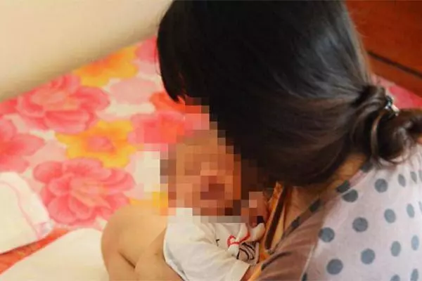 Nữ sinh lớp 7 sinh con trong nhà tắm: Gia đình không ai hay biết, danh tính cha đứa trẻ được hé lộ! - Hình 1