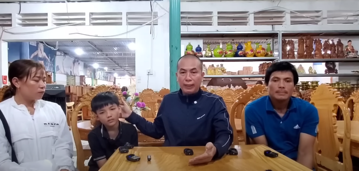 Xuất hiện người hùng vào cuộc vụ bé trai bị cha dượng tác động vật lý: Netizen đồng loạt cảm kích - Hình 3