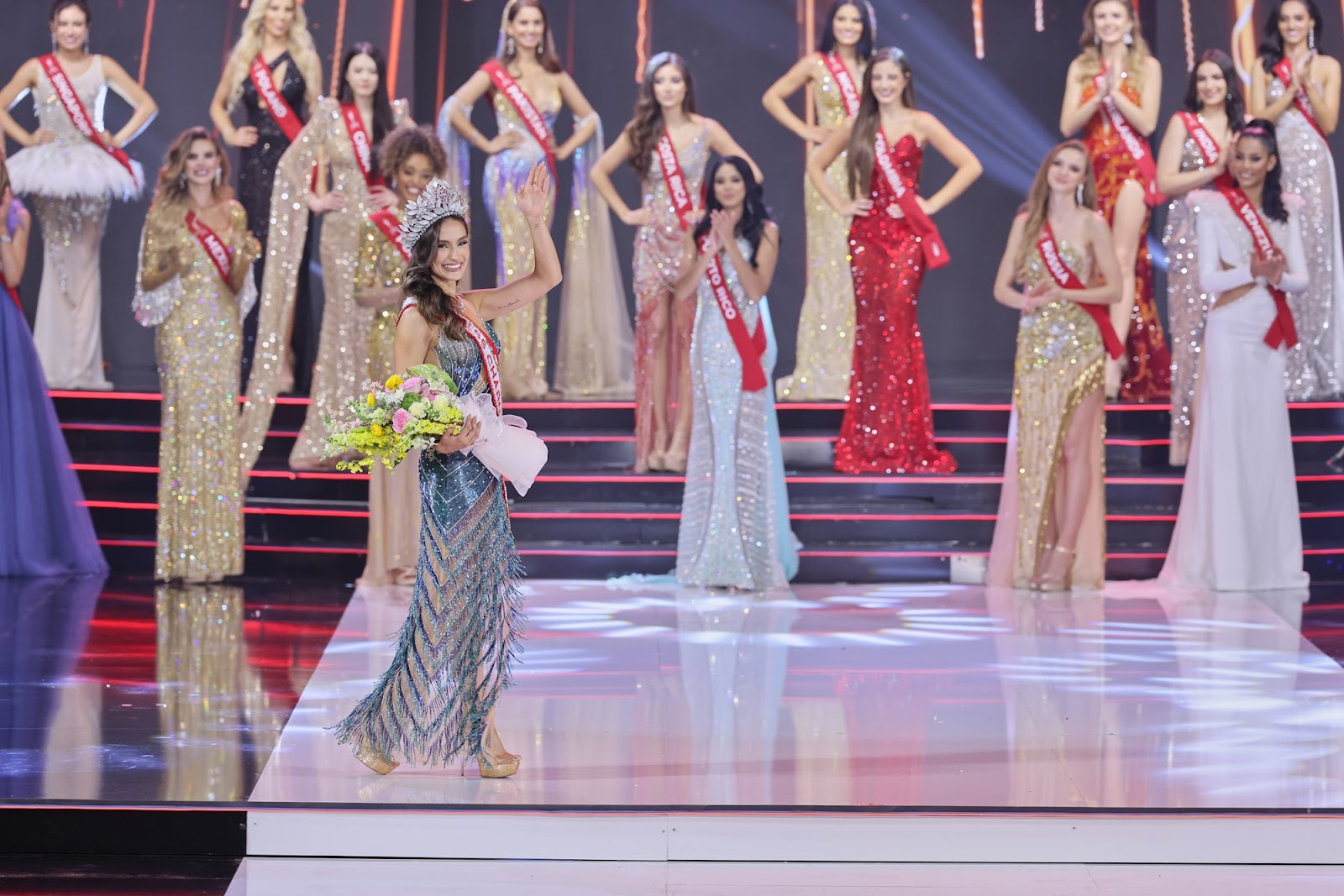 Brazil đăng quang Miss Charm 2023 nhưng spotlight lại bị chiếm bởi loạt biểu cảm lạ này - Hình 8
